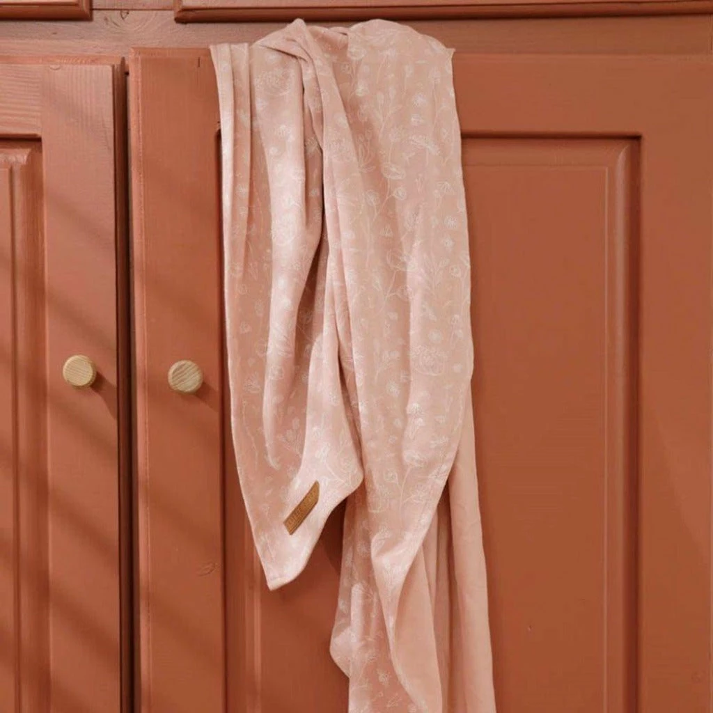 Little Dutch Swaddle Wild Flowers + Pure Pink (70cm X 70cm) 2 Little Dutch Swaddle Wild Flowers + Pure Pink (70cm X 70cm)