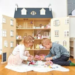 Le Toy Van Palace Doll House