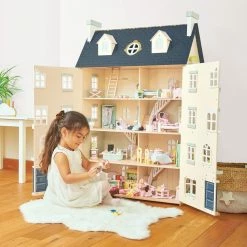 Le Toy Van Palace Doll House