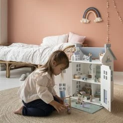 Little Dutch Doll's House