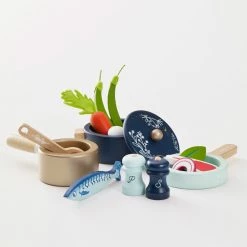 Le Toy Van Pots & Pans Set