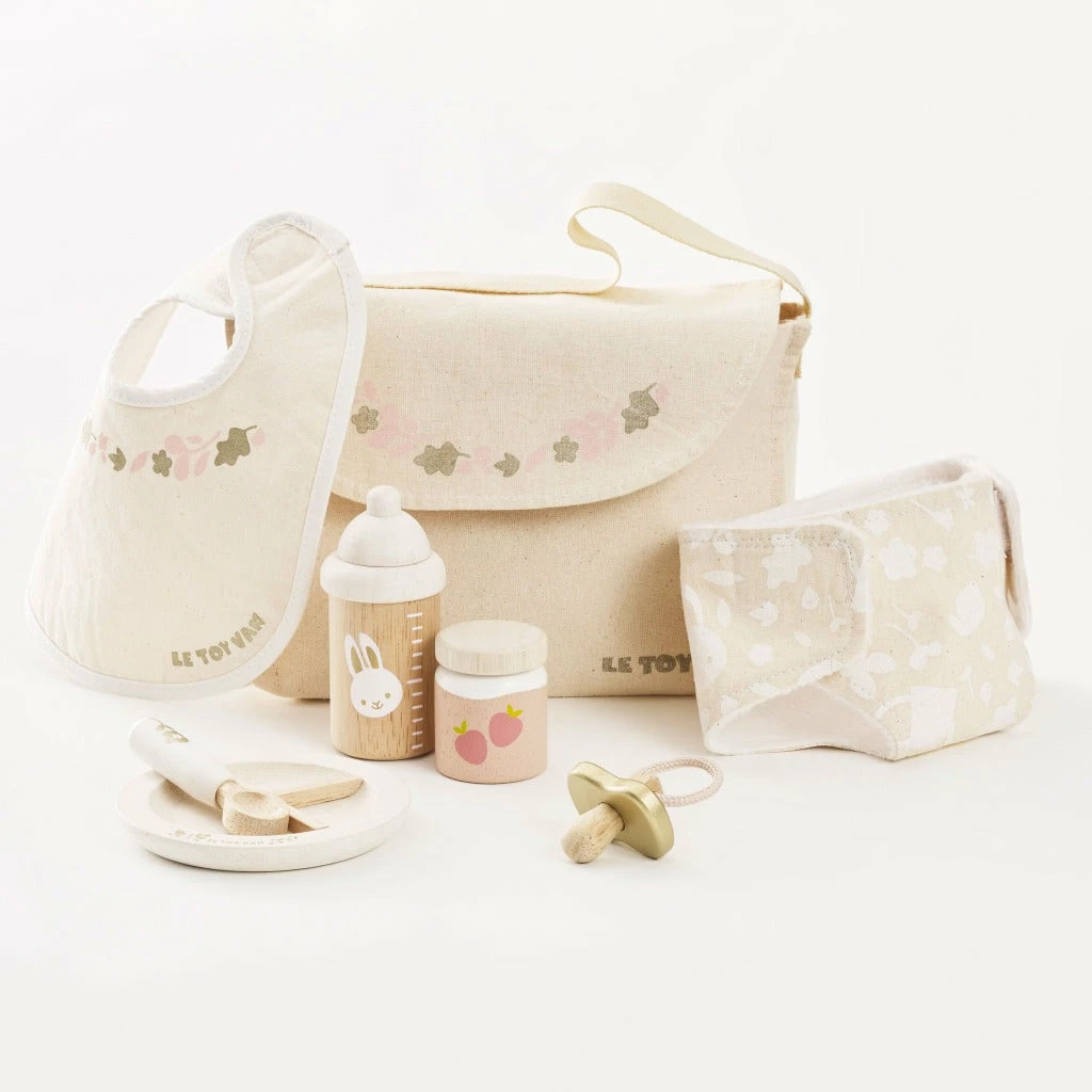 Le Toy Van Doll Nursing Set 4 Le Toy Van Doll Nursing Set