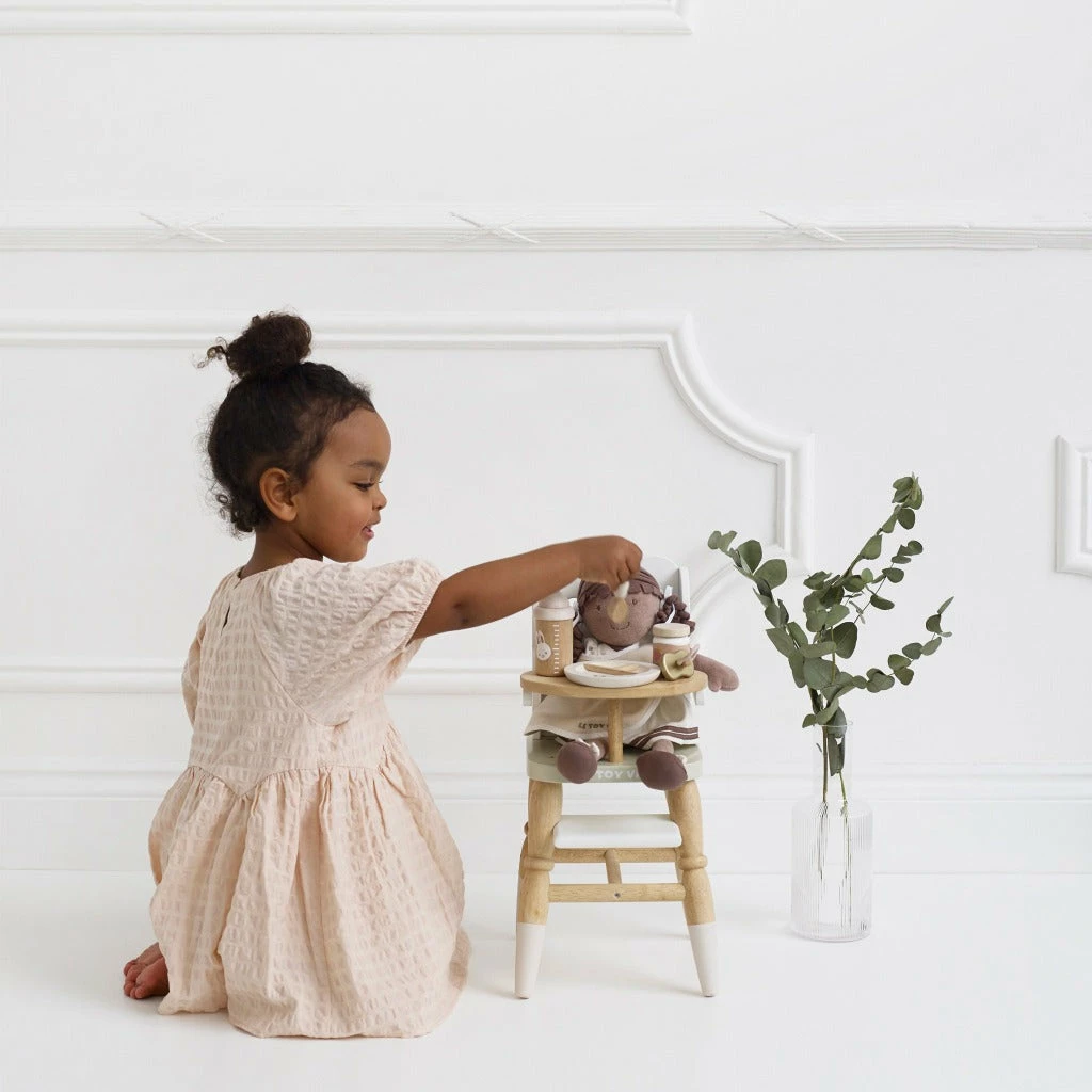 Le Toy Van Doll Nursing Set 2 Le Toy Van Doll Nursing Set