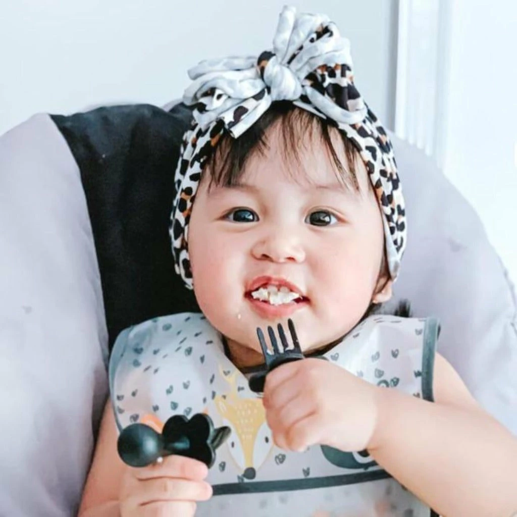 Bebelephant Grabease Ergonomic Utensils - Black 4 Bebelephant Grabease Ergonomic Utensils - Black